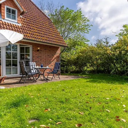 Holiday home Haus Heckenrose *
